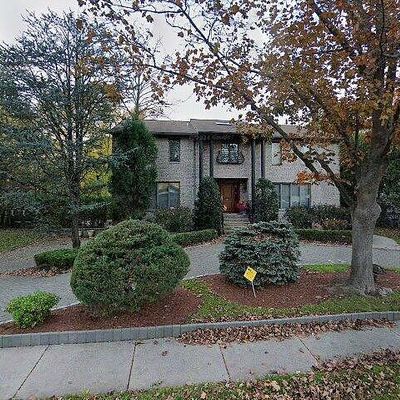 287 Beechwood Dr, Paramus, NJ 07652