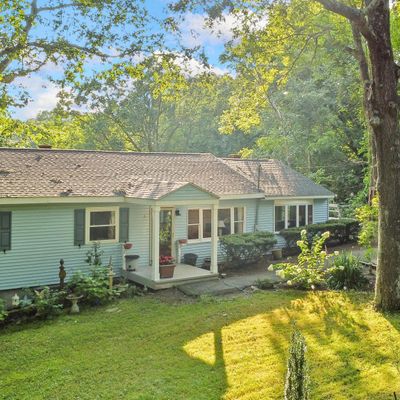 29 Indian Ln, Woodbury, CT 06798