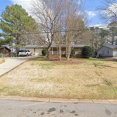 2906 Deshong Dr, Stone Mountain, GA 30087