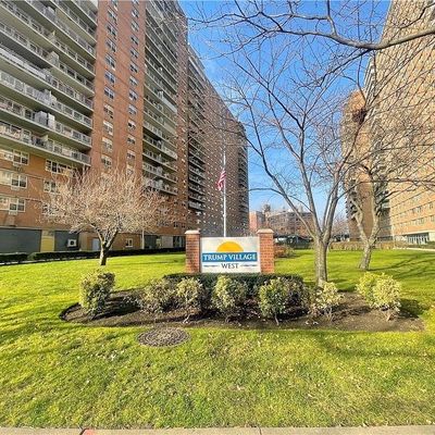 2942 W Fifth St, Brighton Beach, NY 11235