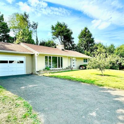 3 Apple Blossom Ln, Danbury, CT 06811