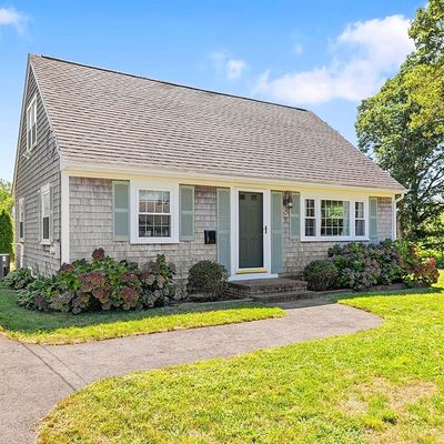 3 Harrington St, Teaticket, MA 02536