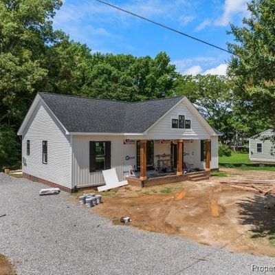 3 Oakland Street, Kilmarnock, VA 22482