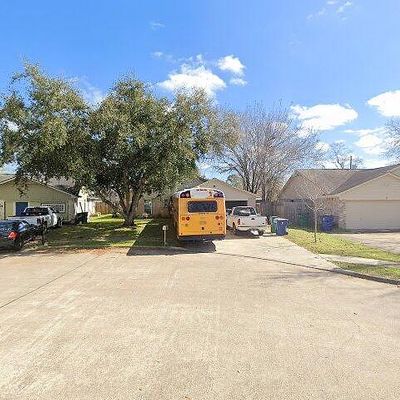 3 Stoneybrook St, Angleton, TX 77515