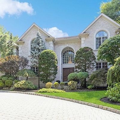 30 Peter Lynas Ct, Tenafly, NJ 07670