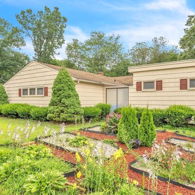 30 Sunset Dr, Naugatuck, CT 06770