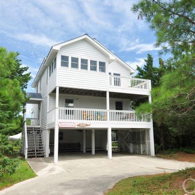 300 Middle Rd, Ocracoke, NC 27960