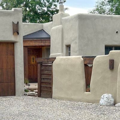 301 Leatherman, Taos, NM 87571