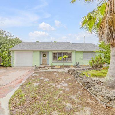 301 N Pine Street, New Smyrna Beach, FL 32168