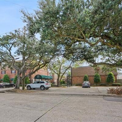 3013 Ridgelake Drive, Metairie, LA 70002