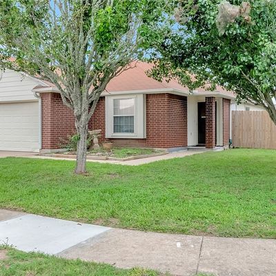 302 Clydesdale Ln, Victoria, TX 77904