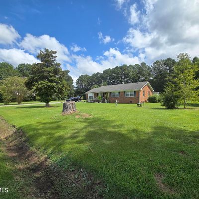 302 Giles Marshburn Rd, Burgaw, NC 28425