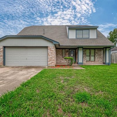 3022 Sam Houston Dr, Sugar Land, TX 77479