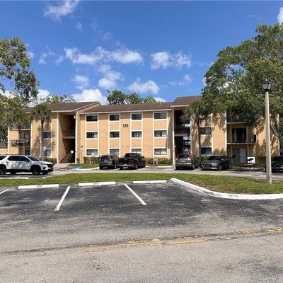 351 S Palm Way, Pembroke Pines, FL 33025