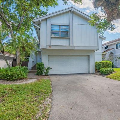 36 Eastmont Rd, Hollywood, FL 33021