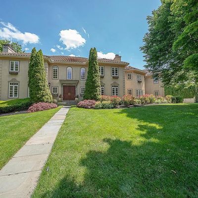 365 Greenwood Ct, Villanova, PA 19085