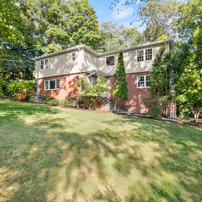 37 Heather Dr, Stamford, CT 06903