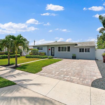 372 Winters St, West Palm Beach, FL 33405