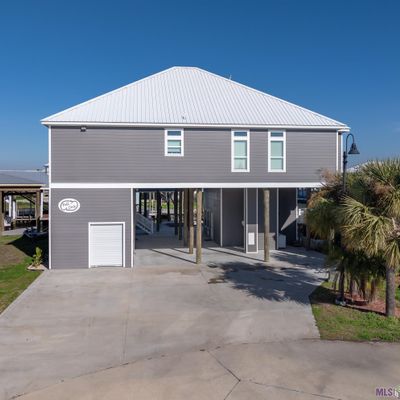 38 Bird Reef Ct, Grand Isle, LA 70358