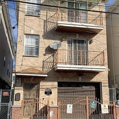 38 Graham St, Jersey City, NJ 07307