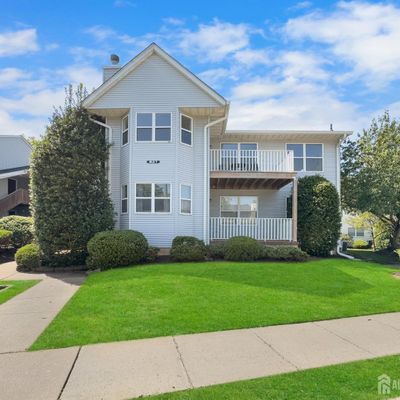 38 Kensington Dr, Piscataway, NJ 08854