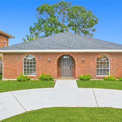 3813 Clearview Pkwy, Metairie, LA 70006