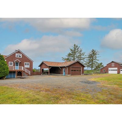 33445 Westlake Ln, Warrenton, OR 97146