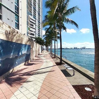 335 S Biscayne Blvd #1007, Miami, FL 33131