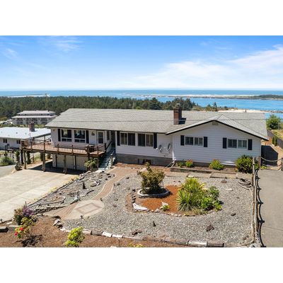 335 Sunset Dr, Reedsport, OR 97467