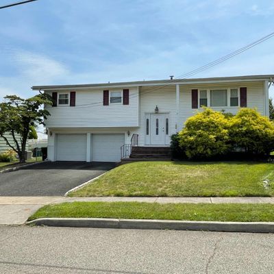 34 Buttonwood Dr, Old Bridge, NJ 08857