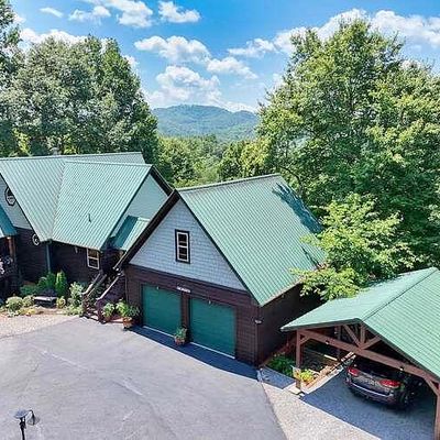 34 Darnell Lane, Brasstown, NC 28906