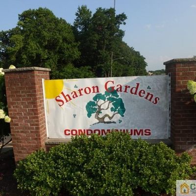 340 Sharon Garden Ct, Woodbridge, NJ 07095