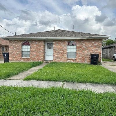 3417 Shangri La Dr, Chalmette, LA 70043