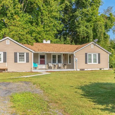 35 Stanley St, Staunton, VA 24401