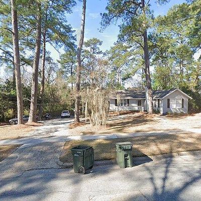 421 Edgewood Dr, Thomasville, GA 31792