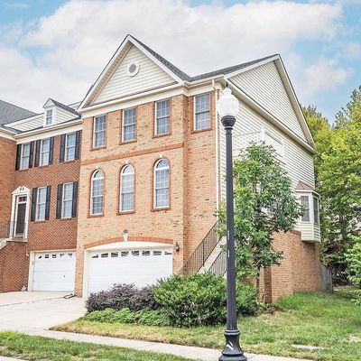 42906 Overly Sq, Chantilly, VA 20152