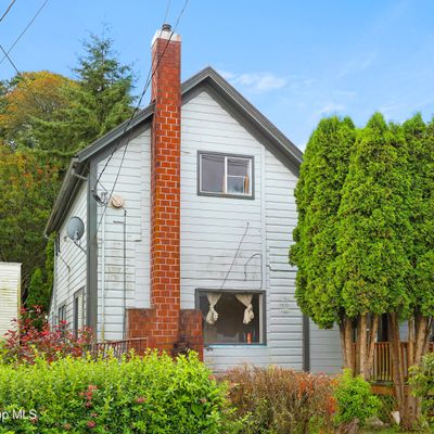 437 Bond St, Astoria, OR 97103