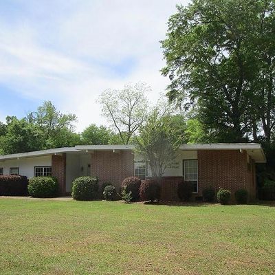 437 Orchard Ln, Sandersville, GA 31082