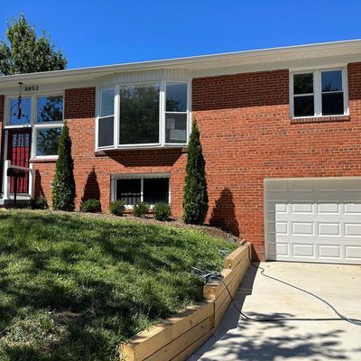 4452 Hilltop Ter Se, Washington, DC 20019