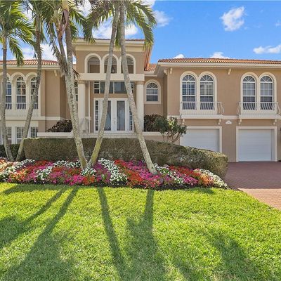 446 Bayside Ave, Naples, FL 34108