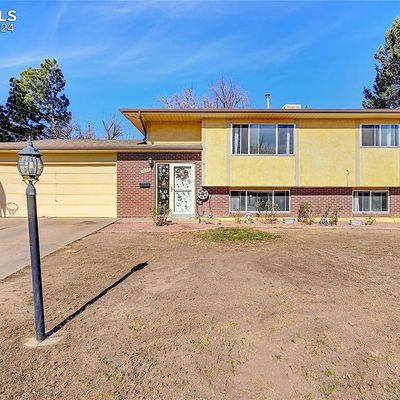 3945 Hollybrook Ln, Pueblo, CO 81005