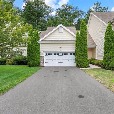 4 Brighton Park Way, Bloomfield, CT 06002