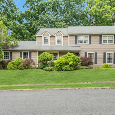 4 Twin Brook Rd, West Caldwell, NJ 07006