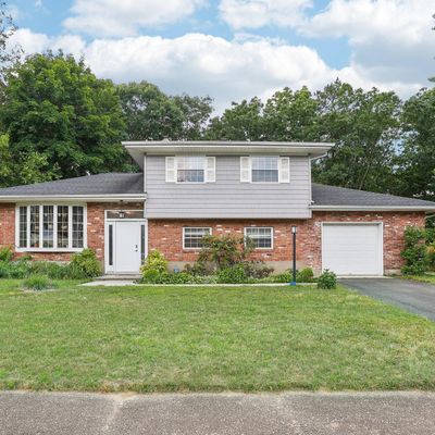 40 Lockwood Ave, Howell, NJ 07731