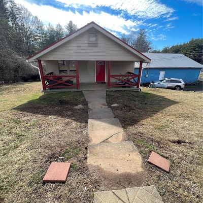 40 Mullin Hill Rd, Spruce Pine, NC 28777