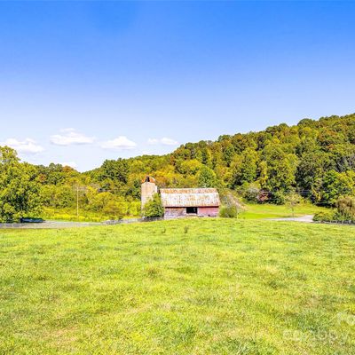 40 Ratcliff Cove Rd, Waynesville, NC 28786