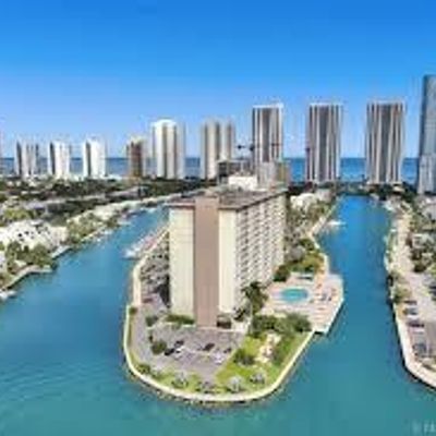 400 Kings Point Dr, Sunny Isles Beach, FL 33160