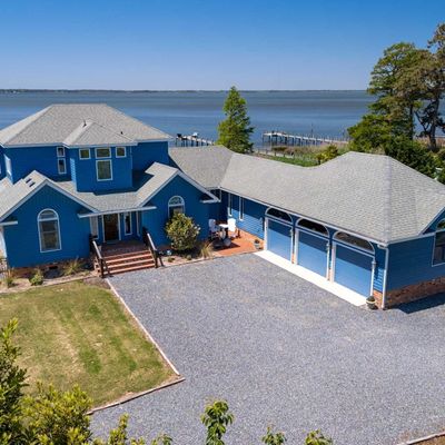 4004 Martins Point Rd, Kitty Hawk, NC 27949