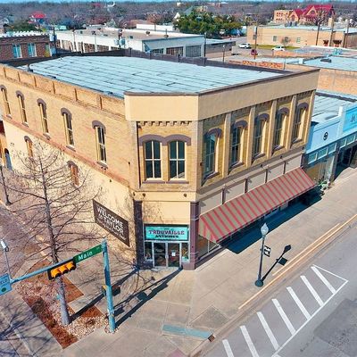 401 N Main St, Taylor, TX 76574