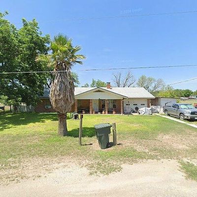 401 S Claudia St, Uvalde, TX 78801